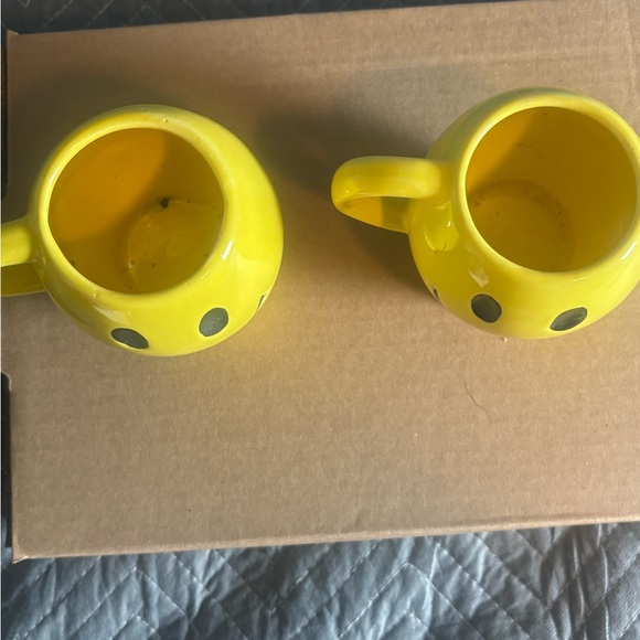 Vintage Happy Face Coffee Mugs Set Of 2. Great condition. USA on bottom. - Picture 2 of 5